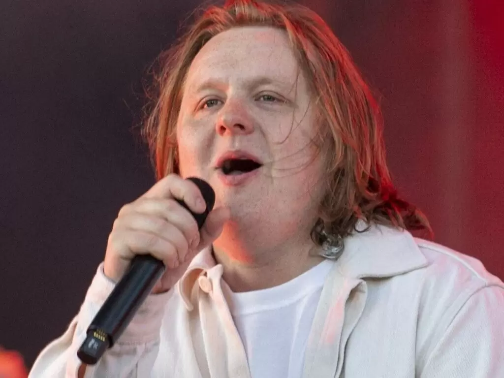 Chanteur Lewis Maladie
