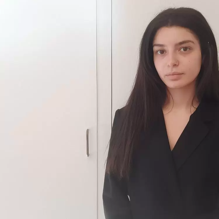 Jeune Fille Tuee A Paris Médias Célèbres