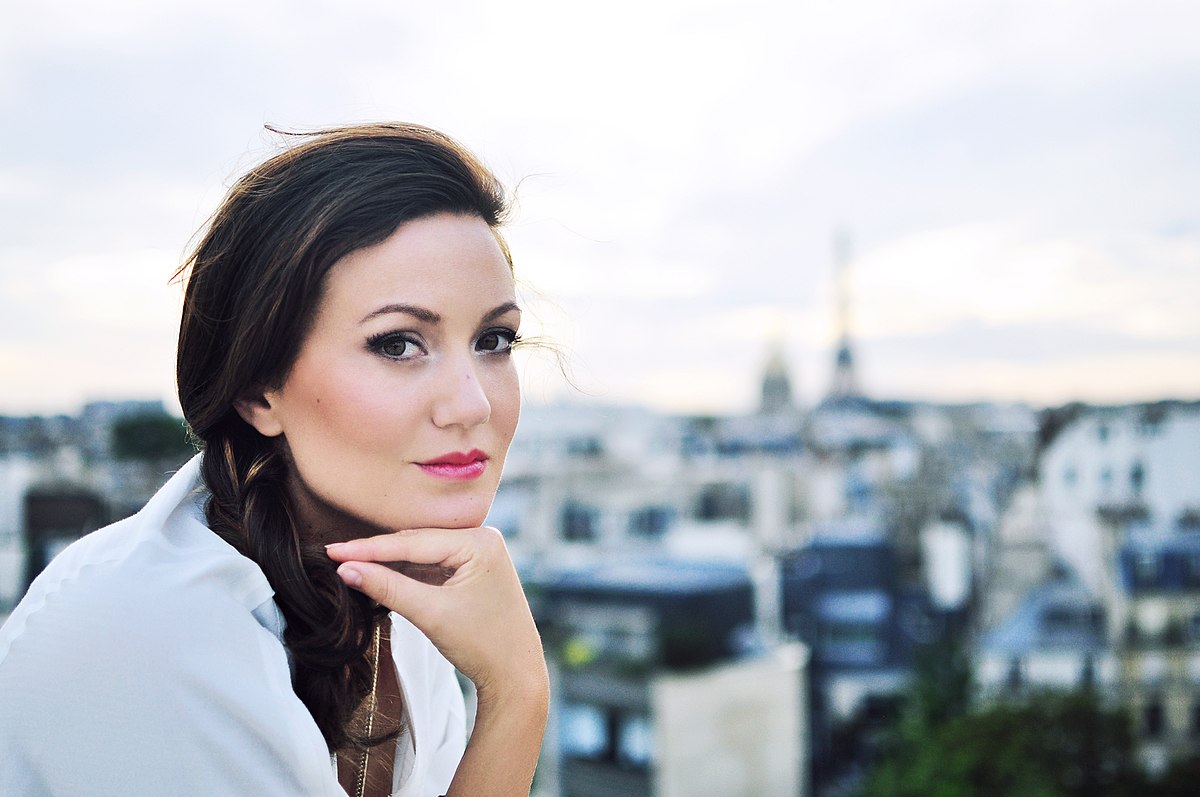 Qui Est Le Mari De Julie Fuch