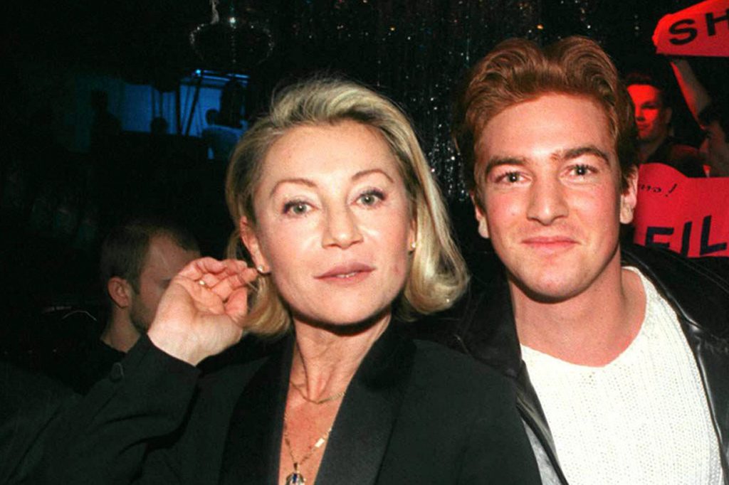 Quel Âge A Le Fils A Sheila ?