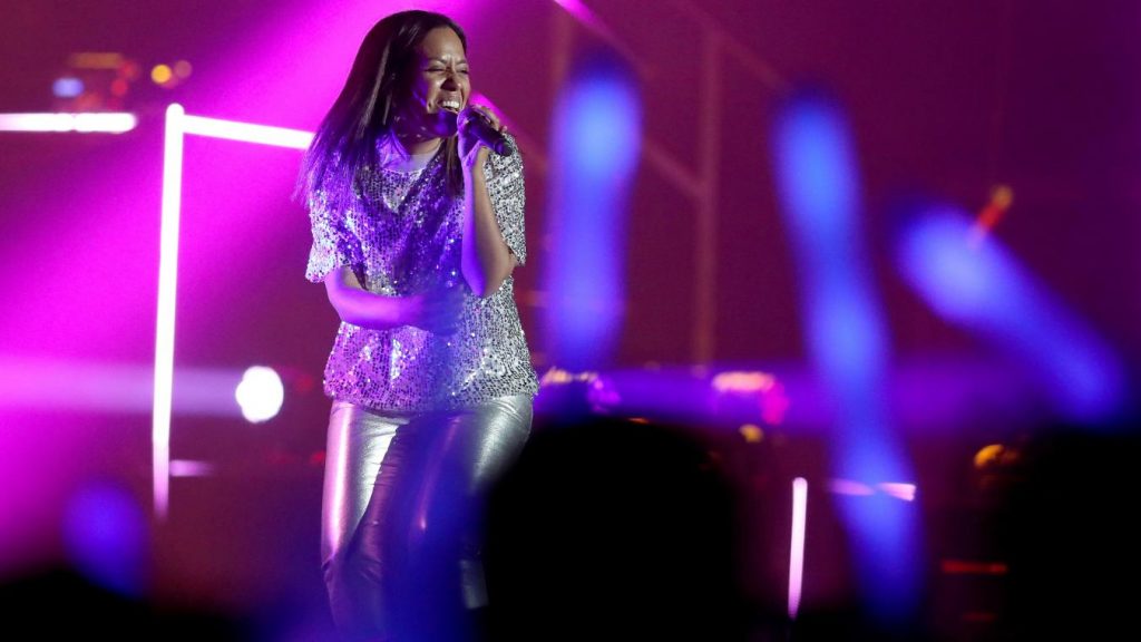 Fesses Amel Bent Fesses Amel Bent