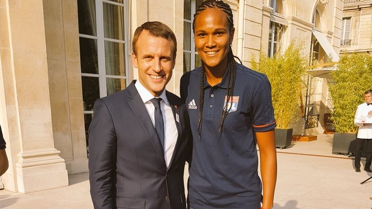 Magazine So Foot Club N°110 – Spécial Wendie Renard, Deschamps, Poster Inclus – Neuf