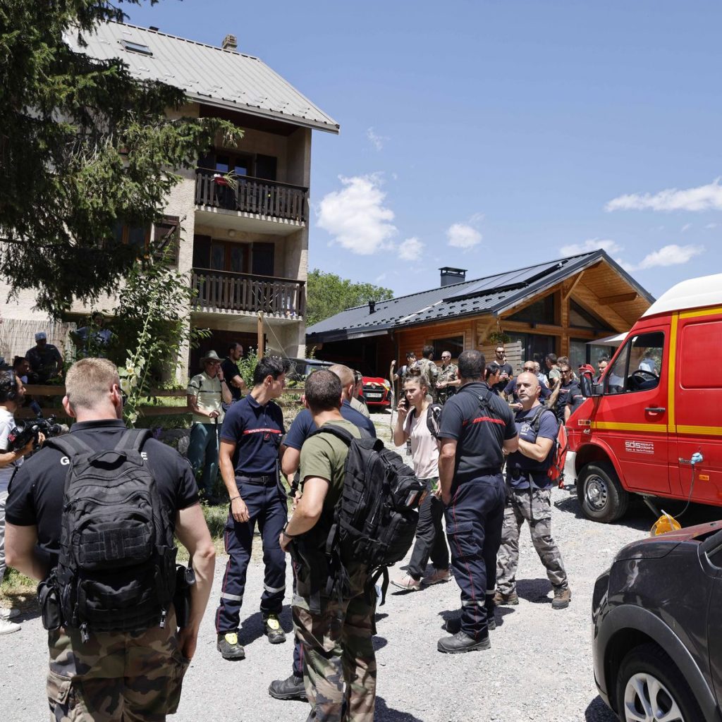 Parents Du Petit Emile D Extrême Droite Parents Du Petit Emile D Extrême Droite