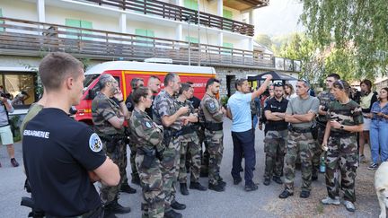 Parents Du Petit Emile D Extrême Droite Parents Du Petit Emile D Extrême Droite