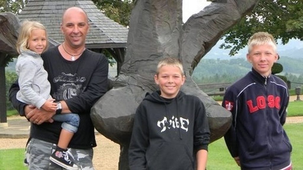 Pere Qui Tue Ses 3 Enfants
